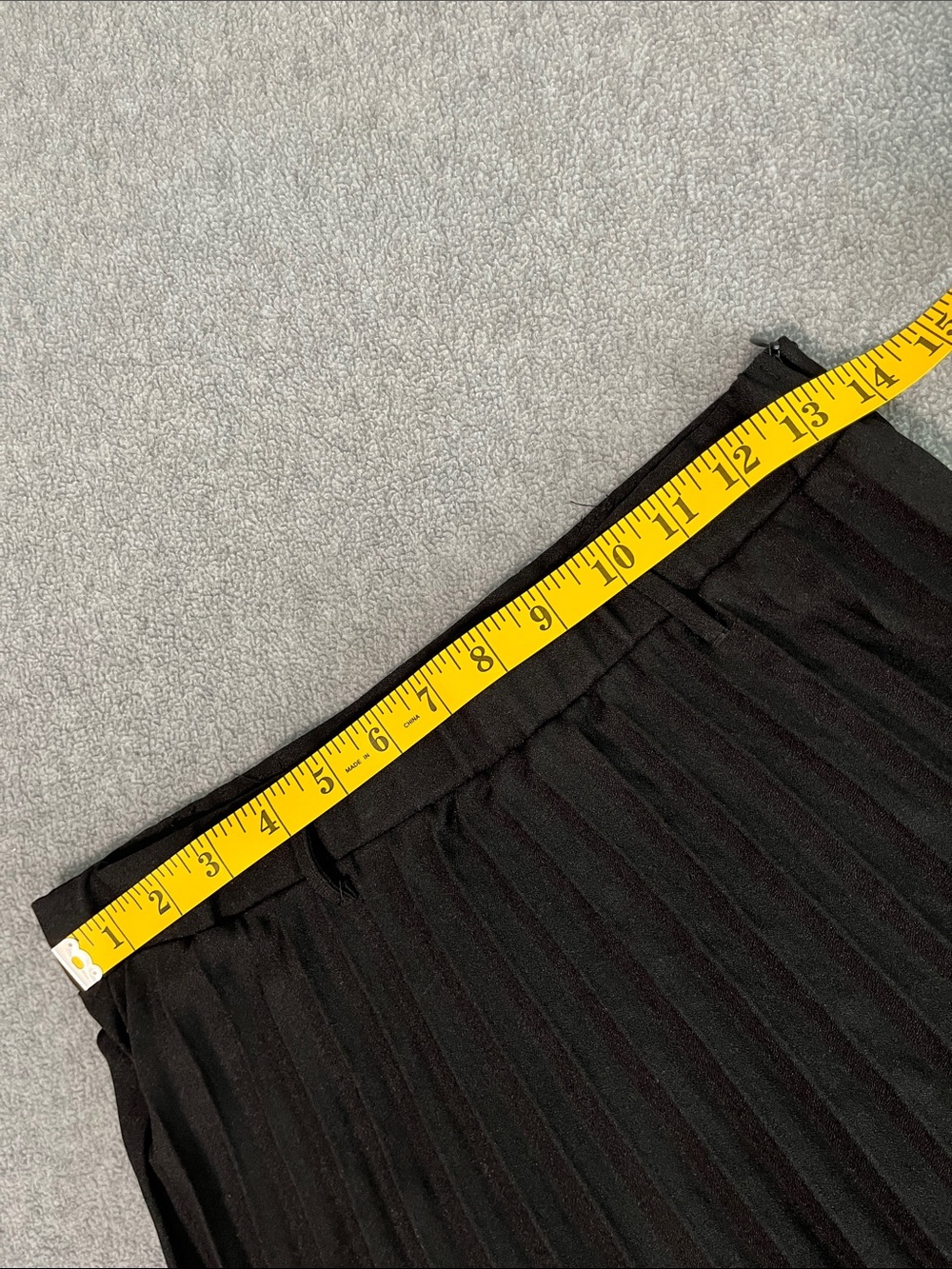 Haute Monde Black Pleated Midi Skirt Medium Moody Preppy Minimalist - Picture 4 of 9
